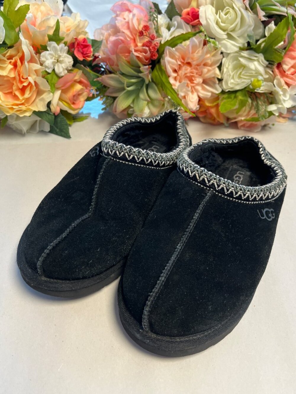 UGG Tasman Slippers Black Suede Sheepskin Lined US 7 Style 5950